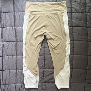 Athleta M Exhale Mesh Capri Leggings 
Quail Beige White Colorblock Mesh Cropped
